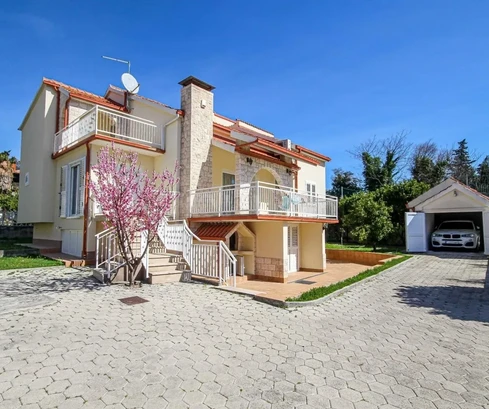 Vendita casa Kaštel Lukšić 320 m2