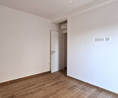 Appartement moderne de 2 chambres près de la plage à Sibenik à vendre