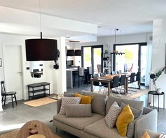 Moderní vila na ostrově Čiovo se nachází blízko moře a nabízí bazén