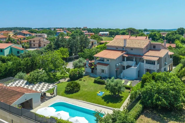 Villa à vendre à Ližnjan avec piscine et jardin en Croatie