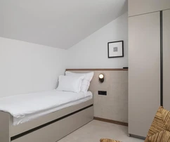 Zadar, Sv. Filip i Jakov, moderne zweistöckige Residenz in einem luxuriösen Wohnkomplex