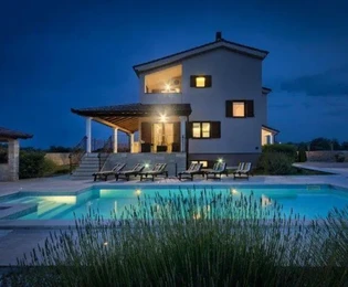 Bellissima villa con piscina, Istria, Svetvinčenat