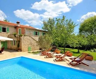 Istria, Žminj – Autentica casa in pietra istriana con piscina in vendita