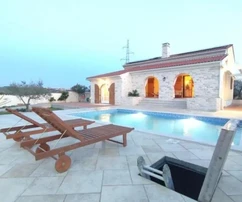 Encantadora casa de piedra con piscina, Istria, Brtonigla