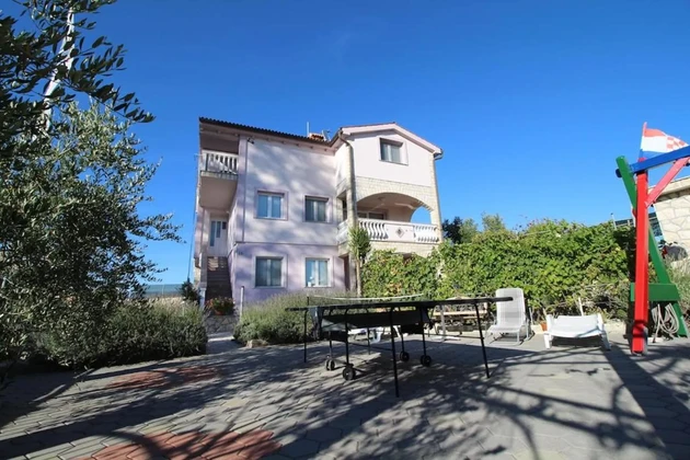 Haus mit Wohnungen in Vrsi Zukve zu verkaufen in Kroatien