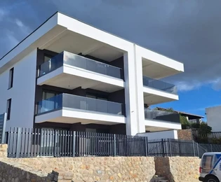 NOVÝ APARTMÁN NA ATRAKTIVNÍM MÍSTĚ, 150 M OD PLÁŽE!