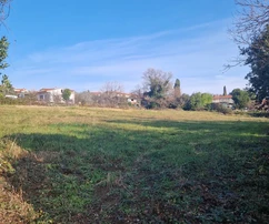 Brtonigla, Istrie: Prémiový stavební pozemek 5 km od moře