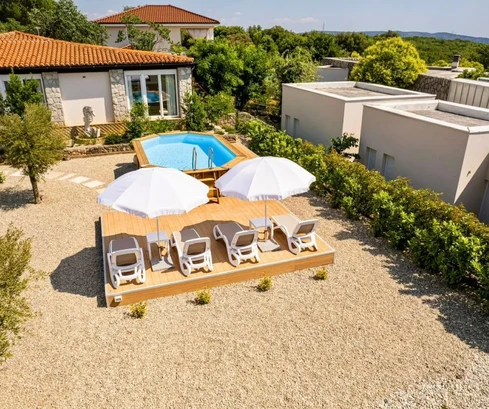Maison individuelle moderne avec vue sur la mer