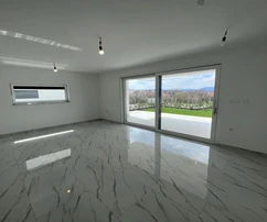 APPARTAMENTO ESCLUSIVO CON VISTA MARE, IN UNA POSIZIONE ATTRAENTE!