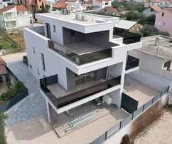 Tribunj - Semi-detached house with rooftop terrace in a great location, 400m from the beach