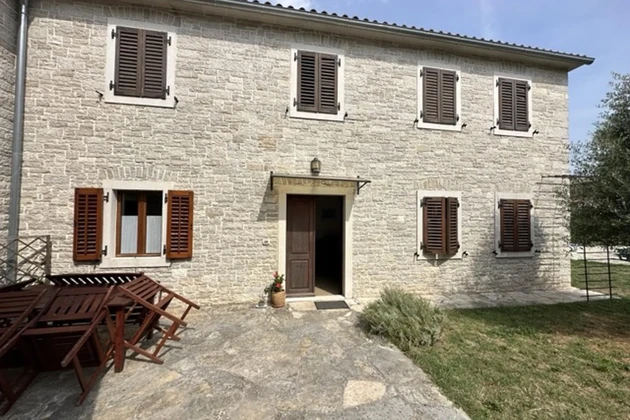 Complejo de casas de piedra en venta en Pazin, Croacia