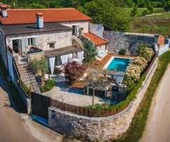 Kanfanar, Istria: Elegante villa de piedra renovada en venta