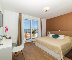 Lussuosa villa in vendita a Ciovo con vista sul mare e piscina