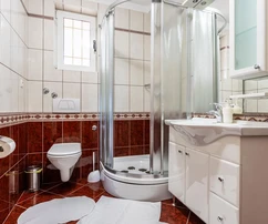 Vila s byty a bazénem na prodej v Primoštenu v Chorvatsku