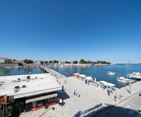 Appartement de trois chambres à vendre à Zadar, Branimir Waterfront en Croatie