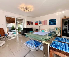 APPARTEMENT MEUBLÉ AVEC JARDIN, DANS UN ENDROIT CALME !