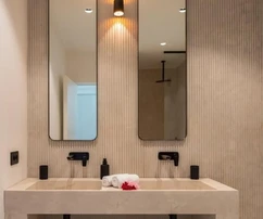 Vila na prodej v Sutivanu na ostrově Brač s panoramatickým výhledem v Chorvatsku