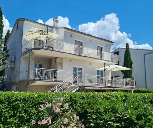 Edificio di appartamenti in vendita a Crikvenica Dramalj in Croazia