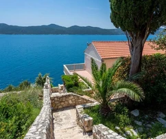 Maison en pierre en bord de mer près de Dubrovnik