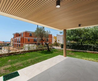 Novigradban eladó lakás kerttel és parkolóval Horvátországban