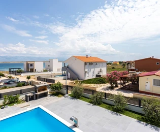 Villa con piscina in vendita sull'isola di Vir in Croazia