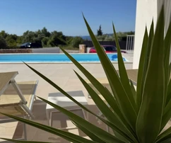 EXKLUZÍV MEDITERRÁN VILLA MEDENCÉVEL ÉS TENGERRE NÉZŐ KILÁTÁSSAL!