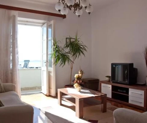 Split, Bačvice, apartamento de dos dormitorios con patio y vista al mar