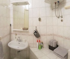 Apartmenthaus direkt am Meer in Primošten zu verkaufen