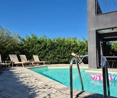 Krk, Dobrinj, maison jumelée moderne avec piscine et sauna, 107 m², jardin 315 m²