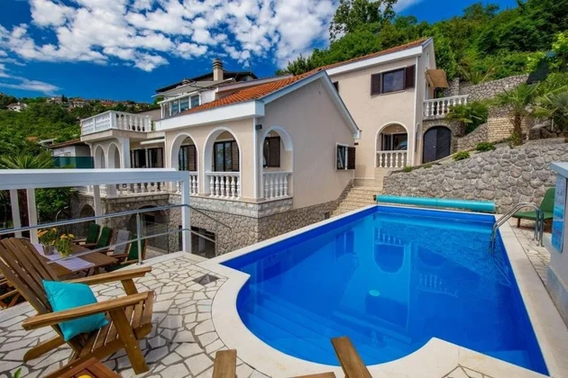 Bellissima villa con piscina e vista fantastica, Opatija