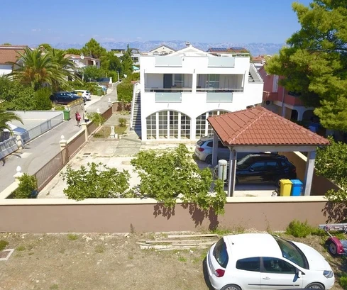 Casa indipendente a 85 m dal mare sul lato sud dell'isola di Vir