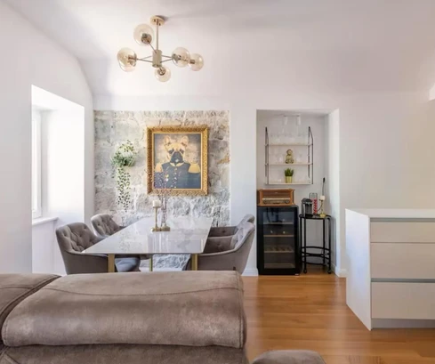 Appartement et studio de deux chambres à vendre dans le centre-ville de Split en Croatie