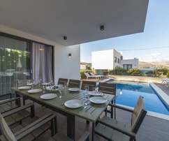 Luxury villa with pool for sale in Okrug in Croatia