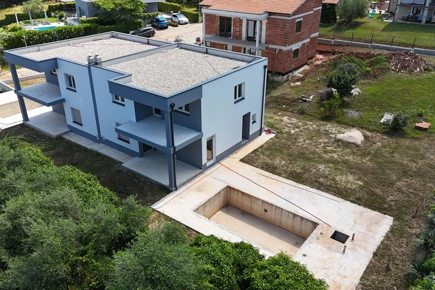 Istrien, Porec - Exklusive Doppelhaushälfte von höchster Qualität mit Swimmingpool und Wellness