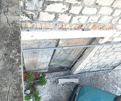 Zrekonstruujte historický kamenný dům u moře v Kaštelech