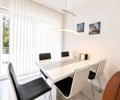 Njivice, appartement au rez-de-chaussée avec jardin et vue !