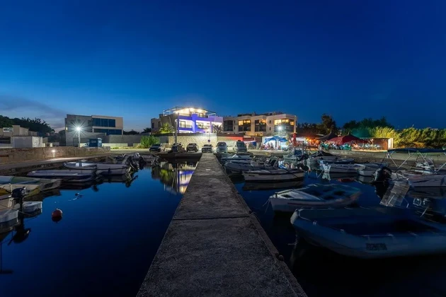 Luxus villa az első sorban a tengerhez