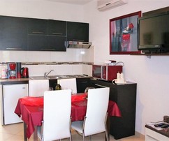 Luxusní vila s bazénem na ostrově Brač v blízkosti pláží na prodej