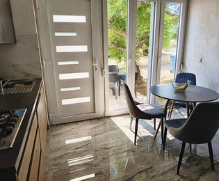 2 appartamenti, 58,90 m², Vir, 150 m dalla spiaggia