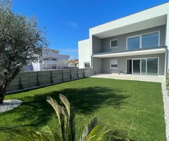 Novigrad, Istrien – Moderne EG-Wohnung mit Garten