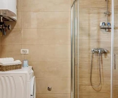 Дом-дуплекс с бассейном на продажу в Водняне, Хорватия