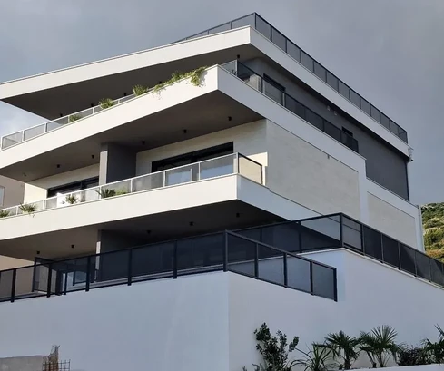 Trogir, luksusowy penthouse 160 m2, 2 garaże, nowy budynek, widok na morze