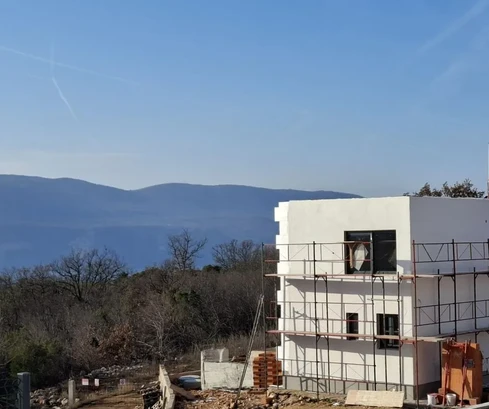 VILLETTA BIFAMILIARE CON VISTA MARE, IN POSIZIONE TRANQUILLA!