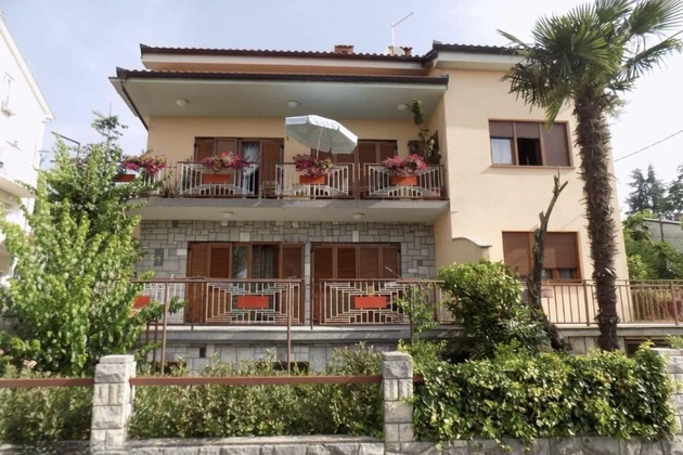 Lovran, maison spacieuse au centre avec vue sur la mer