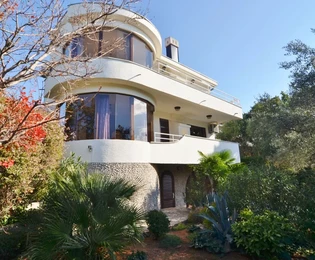 WOLNOSTOJĄCA WILLA Z TRZEMA APARTAMENTAMI I WIDOKIEM NA MORZE, 150 M OD PLAŻY!