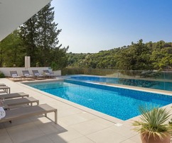 Luxusní vila v prestižní lokalitě, Brač