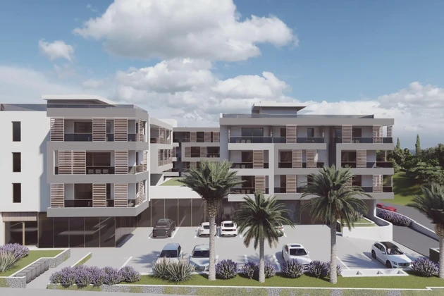 Split, Podstrana | Apartment mit drei Schlafzimmern im ersten Obergeschoss und zwei Garagenstellplätzen