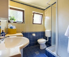 Wolnostojący dom na sprzedaż w spokojnej części Dobrinja w Chorwacji