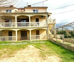 Istria, Poreč: Dom s 3 apartmánmi a pozemkom