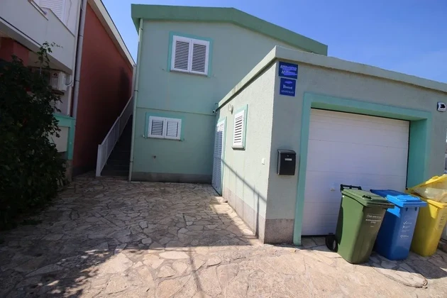 Appartement trois pièces avec garage
